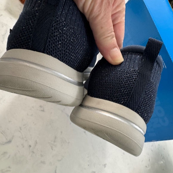 Sketchers Go Walk machine washable starlit navy slip ons, size 8.5 - Picture 4 of 16